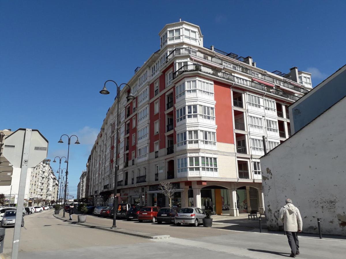 Atico Con Terraza Y Piscina Comunitaria Apartment Ribadeo Bagian luar foto